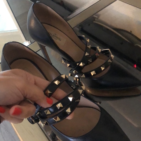 37 🔥Hot strap stiletto heel. Wear straps around like I do or tie around ankle. - Picture 4 of 10